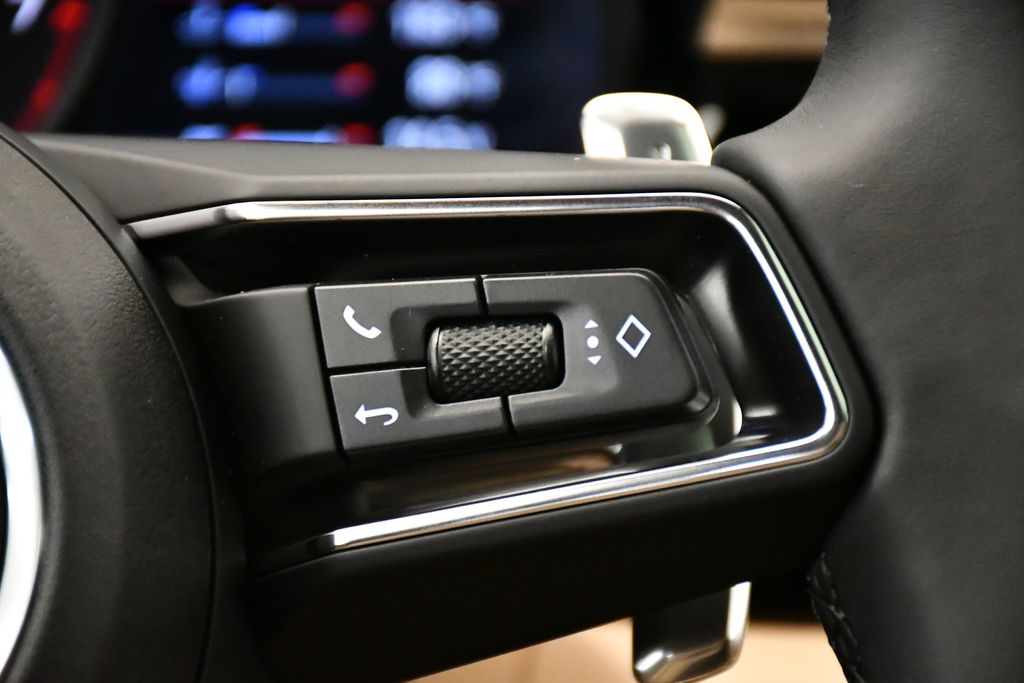Thumbnail: 2025 Porsche Macan - 28