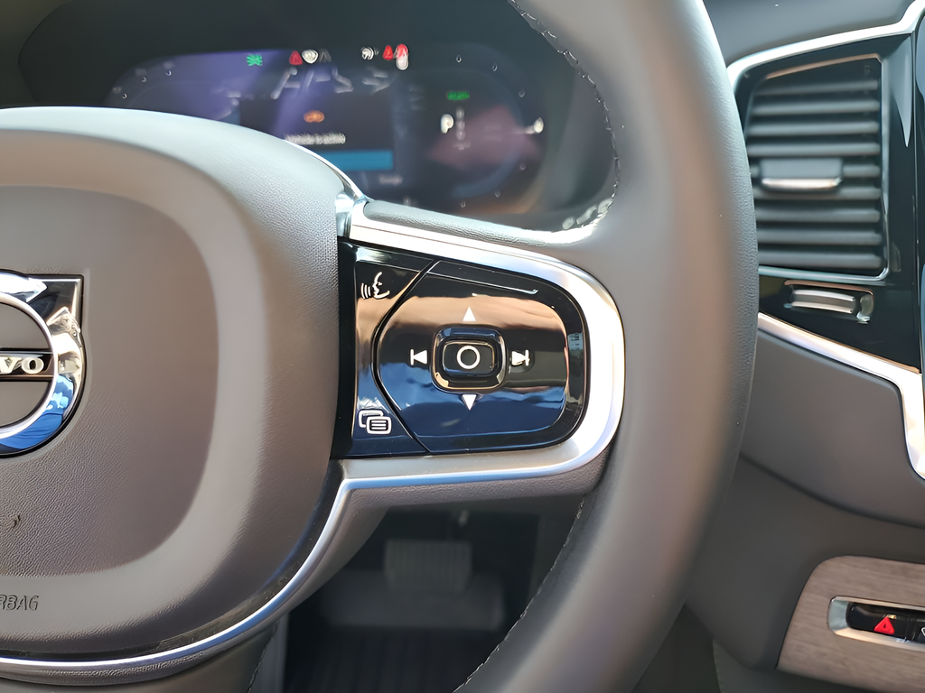 Used Car 2024 Volvo Xc90 Recharge Plug-in Hybrid  Ultimate For Sale Under $50,000 In Austin, Texas