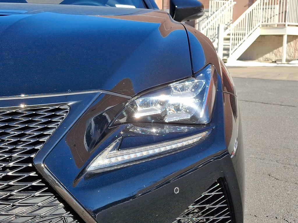 2016 Lexus RC F 9