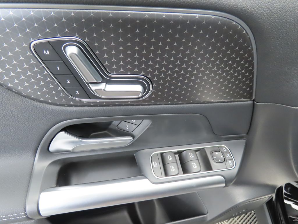 Thumbnail: 2025 Mercedes-Benz GLA - 23