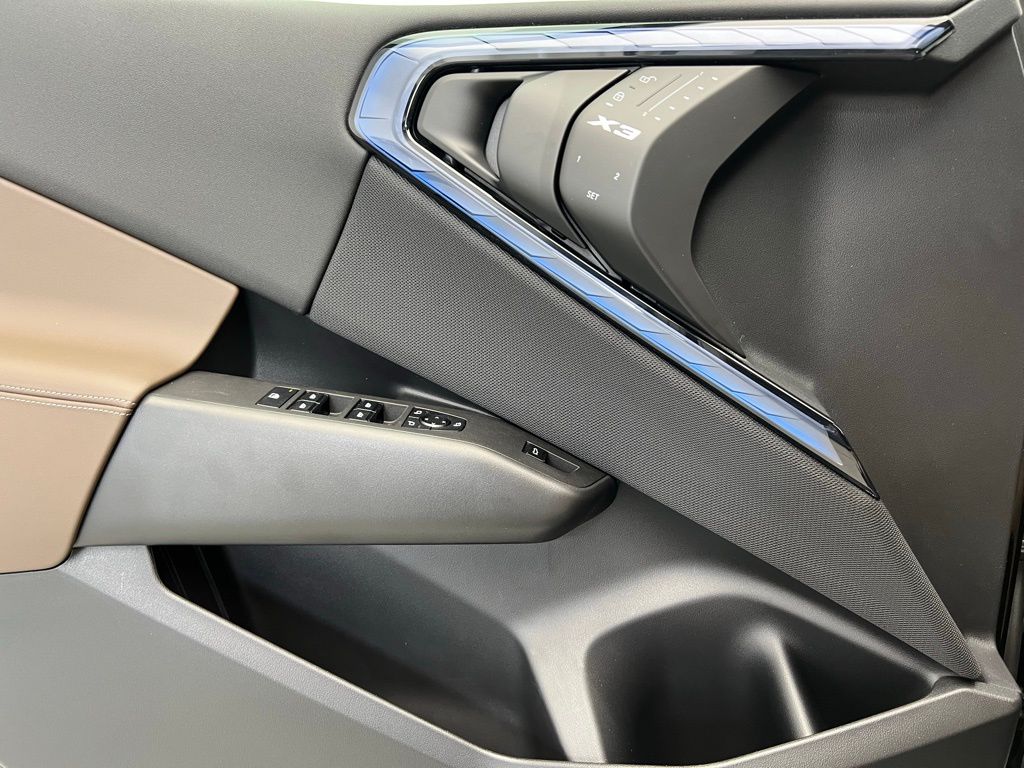 Thumbnail: 2025 BMW X3 - 19