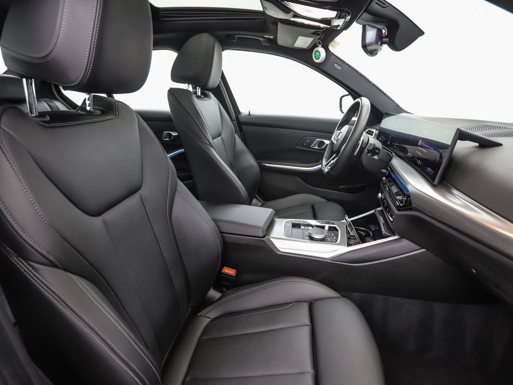 Thumbnail: 2025 BMW 3 Series - 30