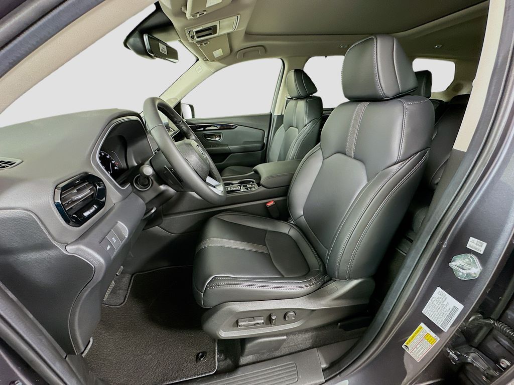Thumbnail: 2025 Honda Pilot - 16