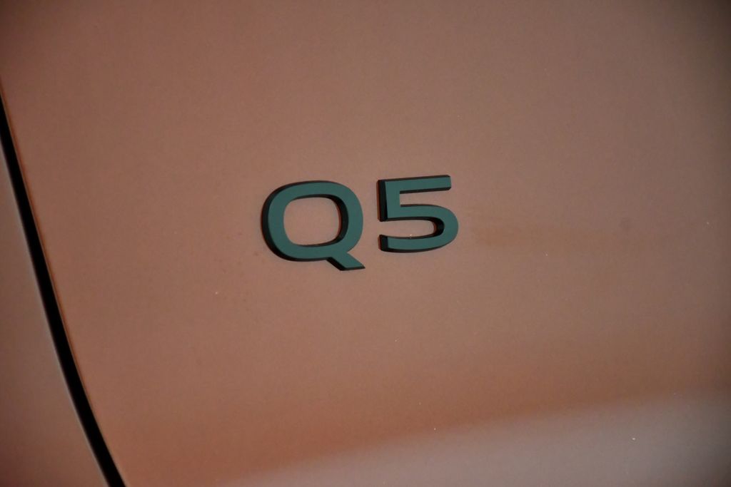 Thumbnail: 2025 Audi Q5 - 9