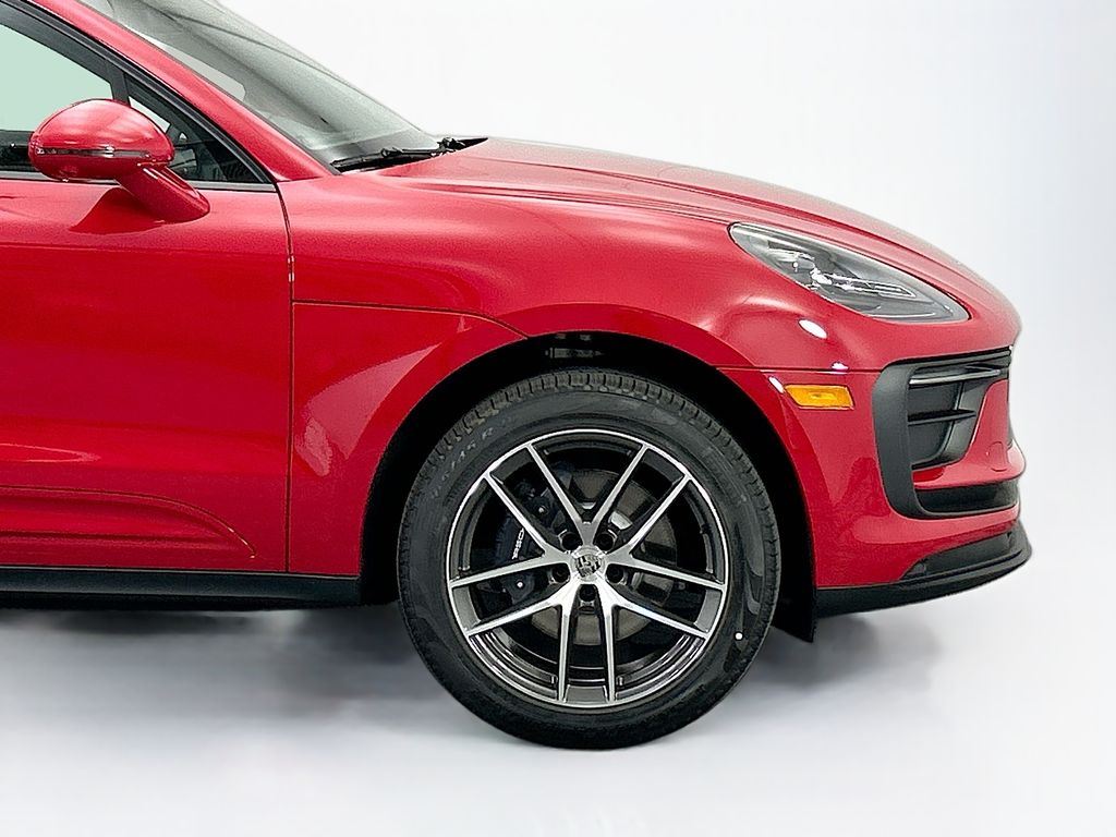 Thumbnail: 2026 Porsche Macan - 11