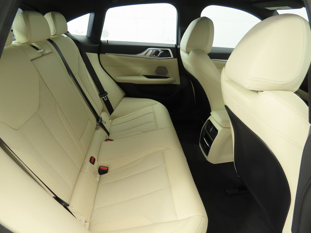 Thumbnail: 2025 BMW i4 - 22