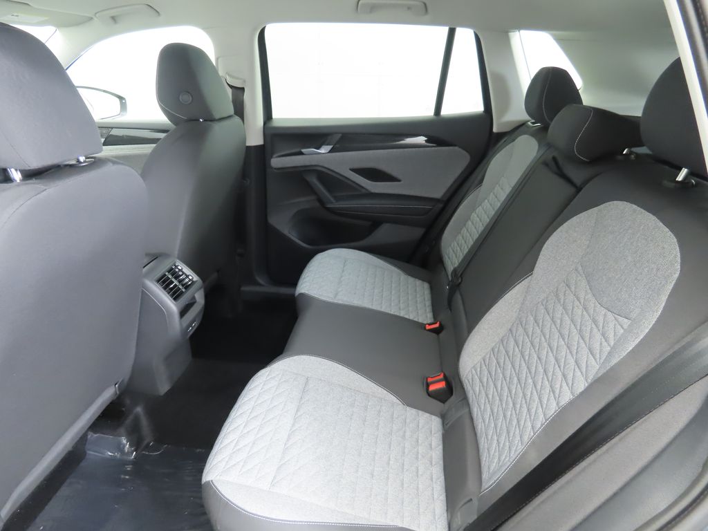 Thumbnail: 2025 Volkswagen Tiguan - 21