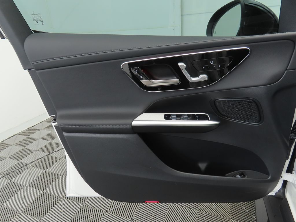 2025 Mercedes-Benz GLC 43 AMG 24