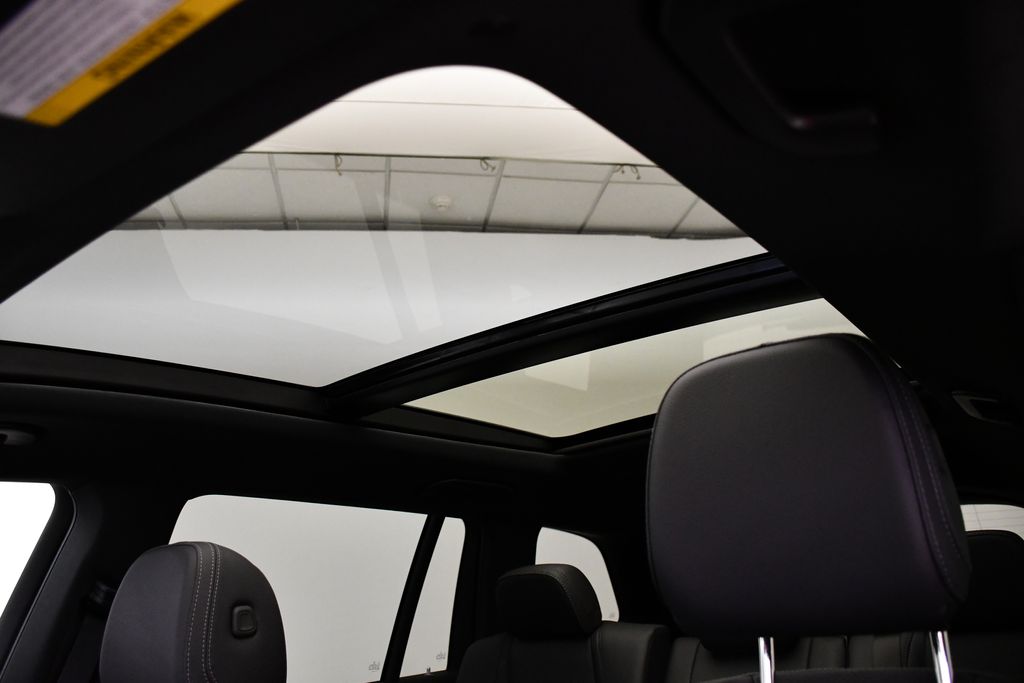 Thumbnail: 2025 Mercedes-Benz GLS - 17