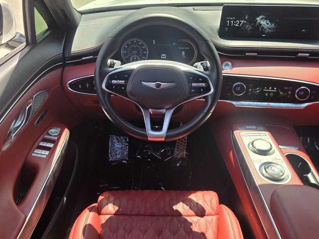 2022 Genesis Gv70 - $35,698