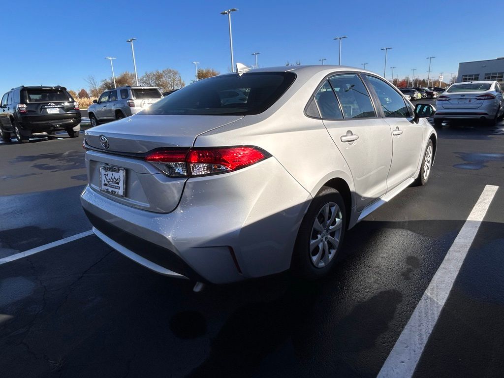 2021 Toyota Corolla LE 3