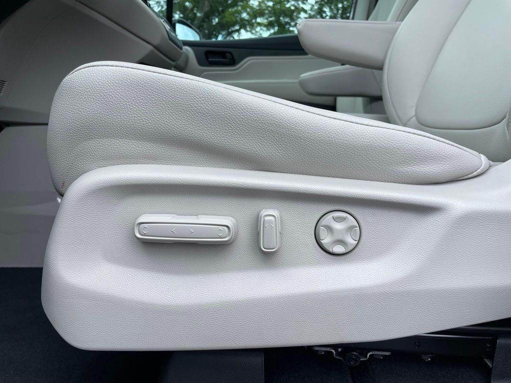 Thumbnail: 2026 Honda Odyssey - 24