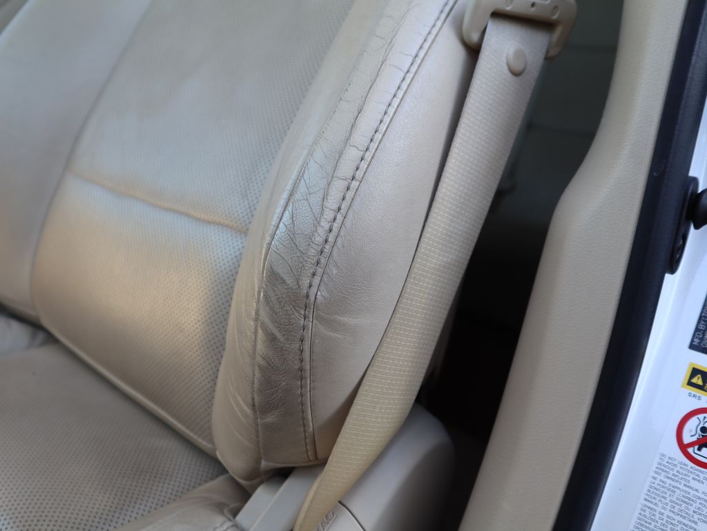 Thumbnail: 2013 Lexus ES - 21