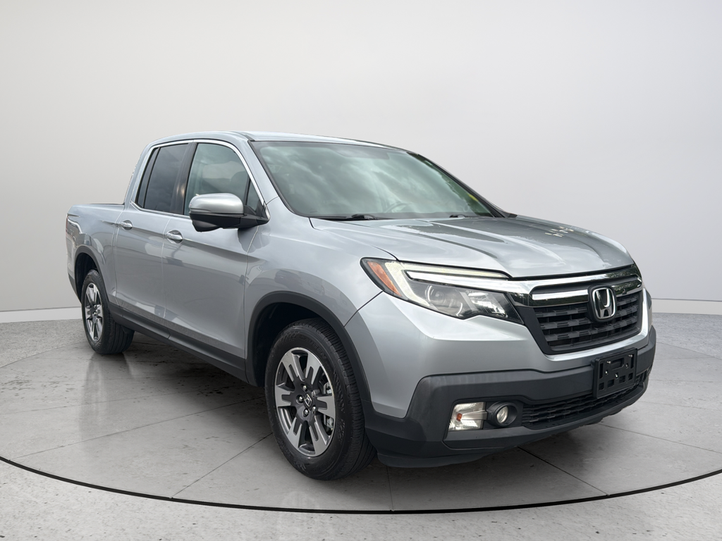 Lunar Silver Metallic 2018 Honda Ridgeline Pickup Truck Front-Wheel Drive 6-Speed Automatic