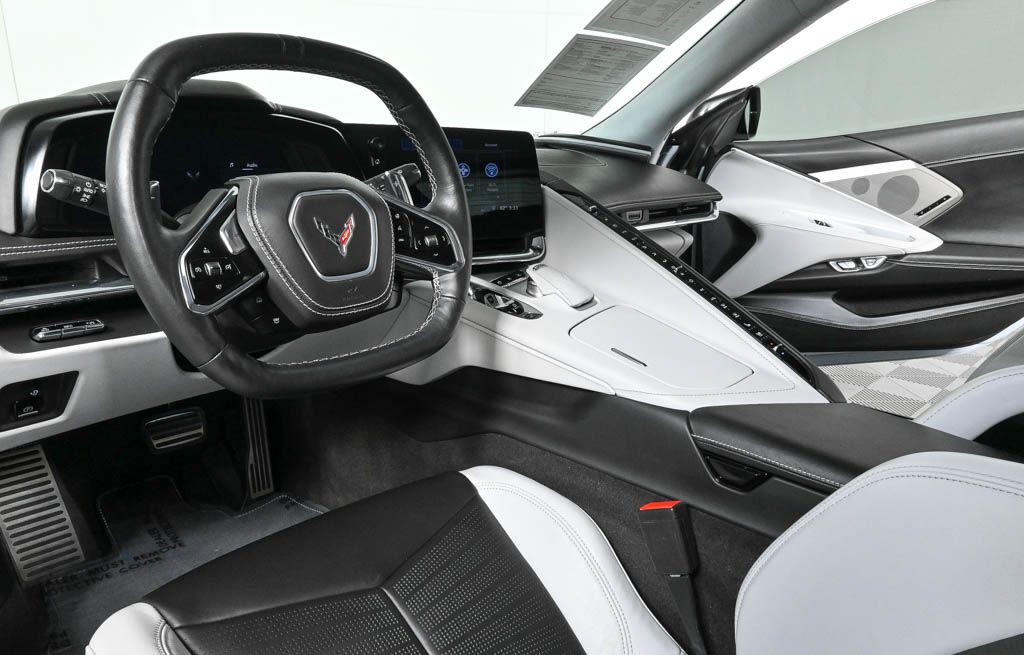 2020 Chevrolet Corvette Stingray 7