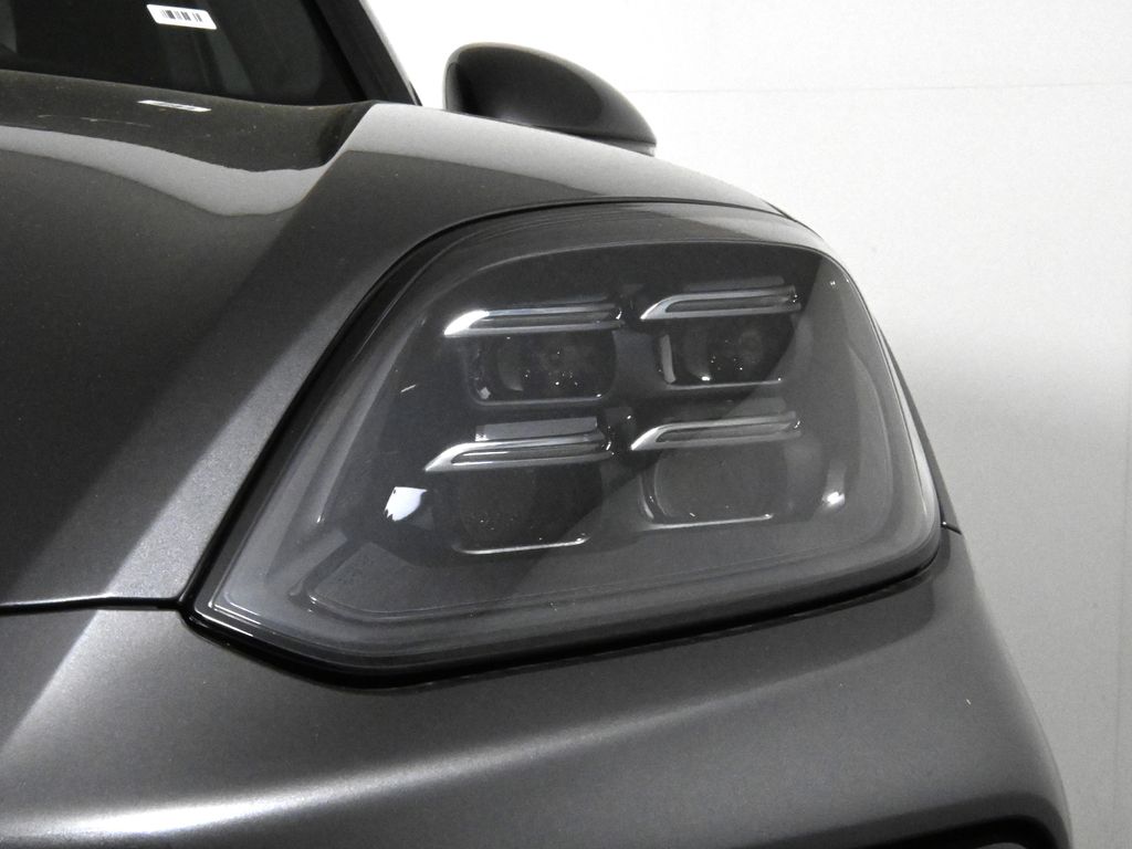 Thumbnail: 2025 Porsche  - 12
