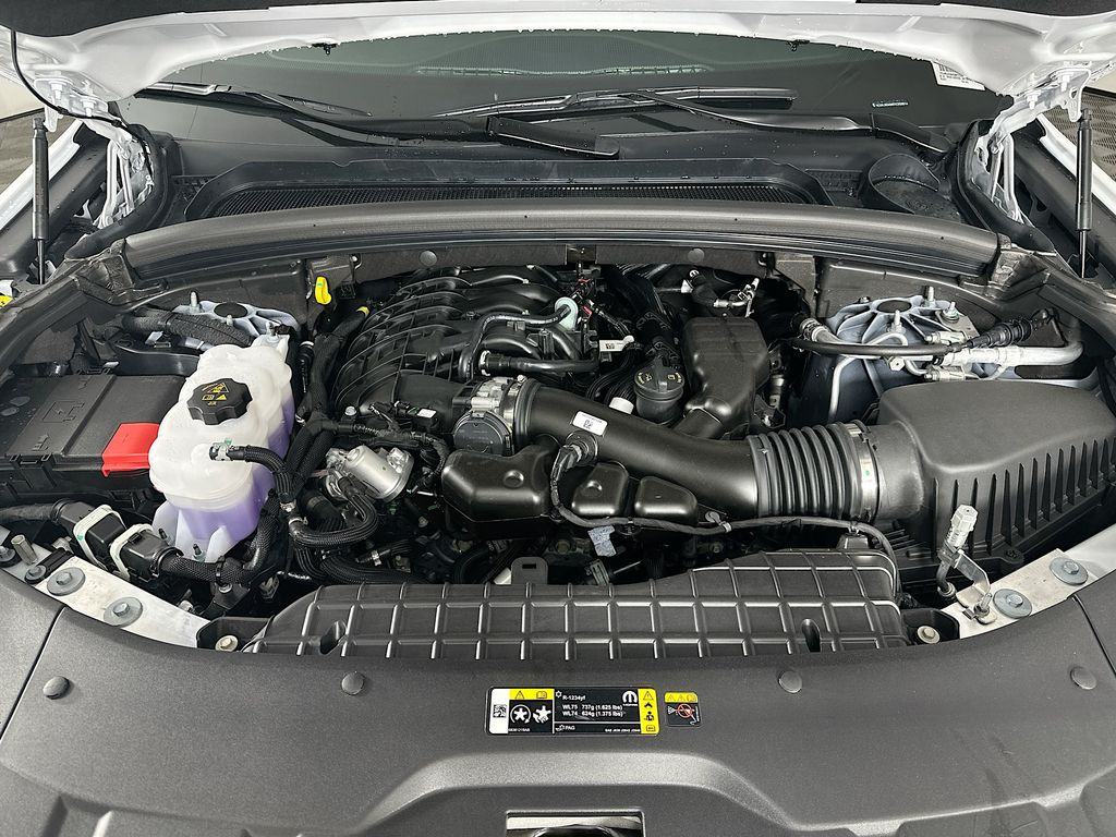 New 2026 White/off-white Jeep Laredo X image 18