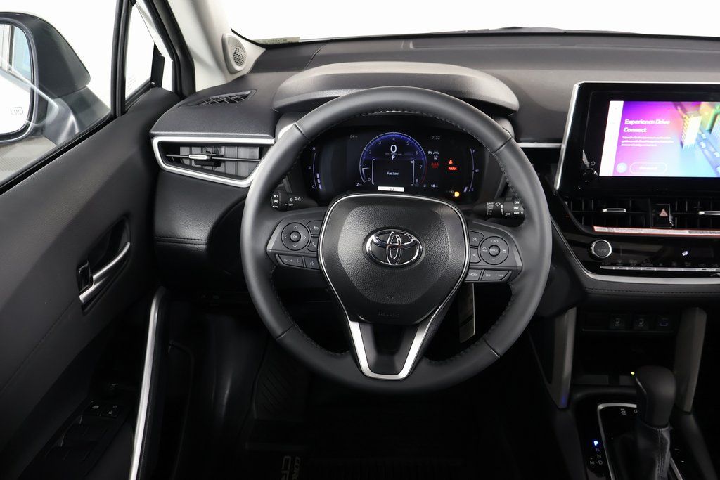 2025 Toyota Corolla Cross XLE 3