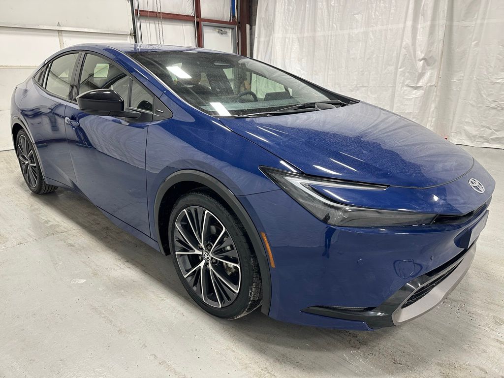 2025 Toyota Prius XLE FWD