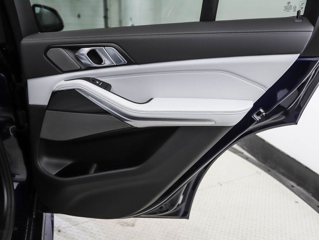 Thumbnail: 2026 BMW X5 - 25