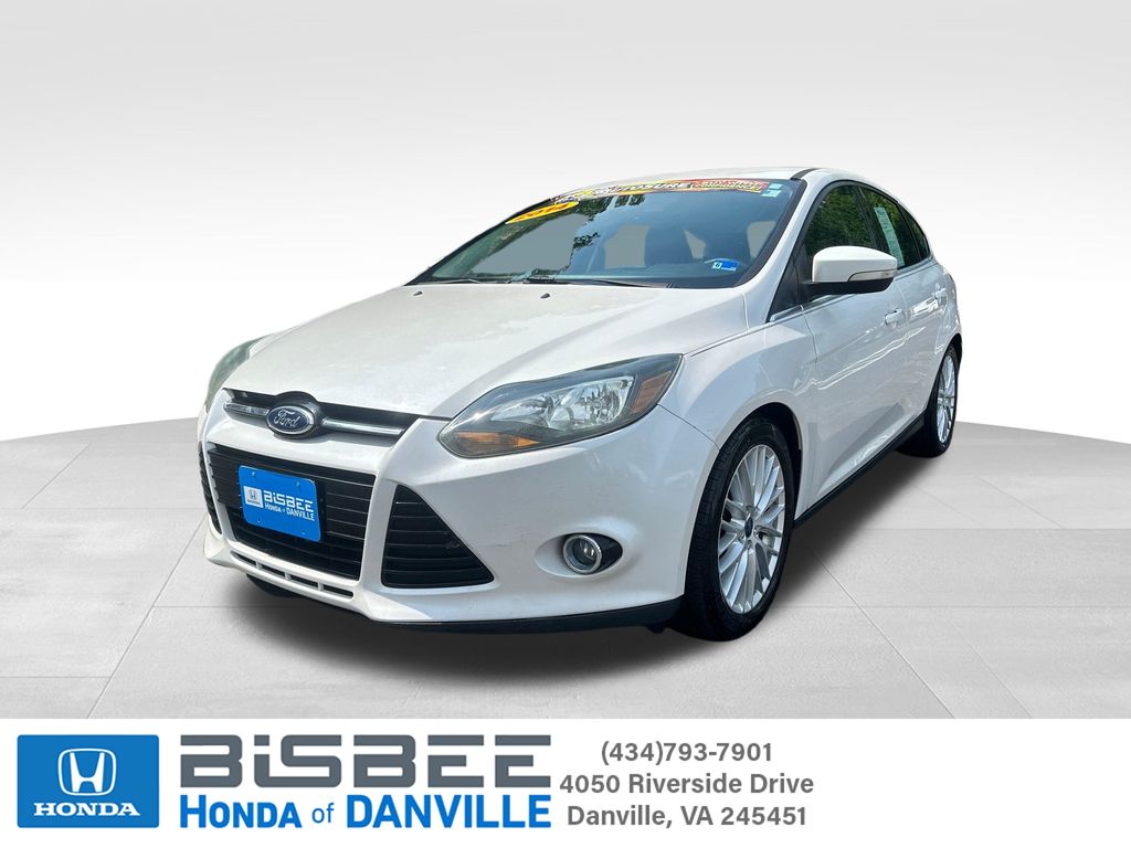 White Platinum Clearcoat 2014 Ford Focus Hatchback Front-Wheel Drive 6-Speed Automatic