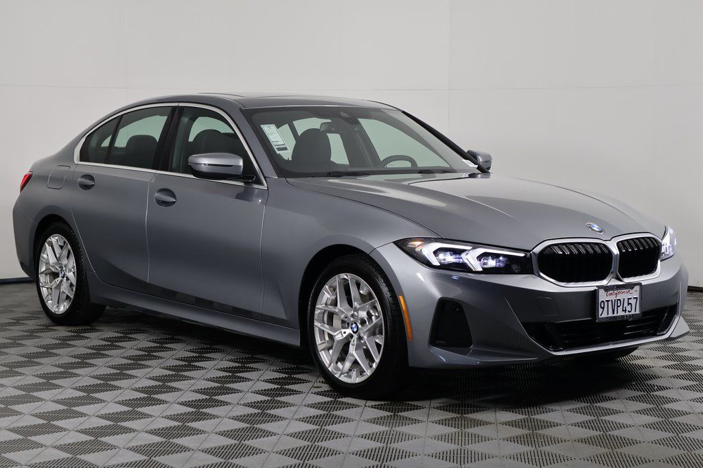 Thumbnail: 2025 BMW 3 Series - 3