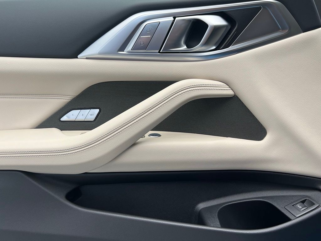 Thumbnail: 2026 BMW 4 Series - 26