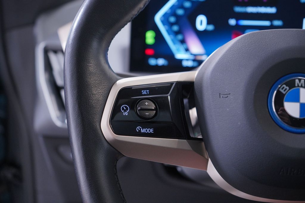 Thumbnail: 2023 BMW iX - 19