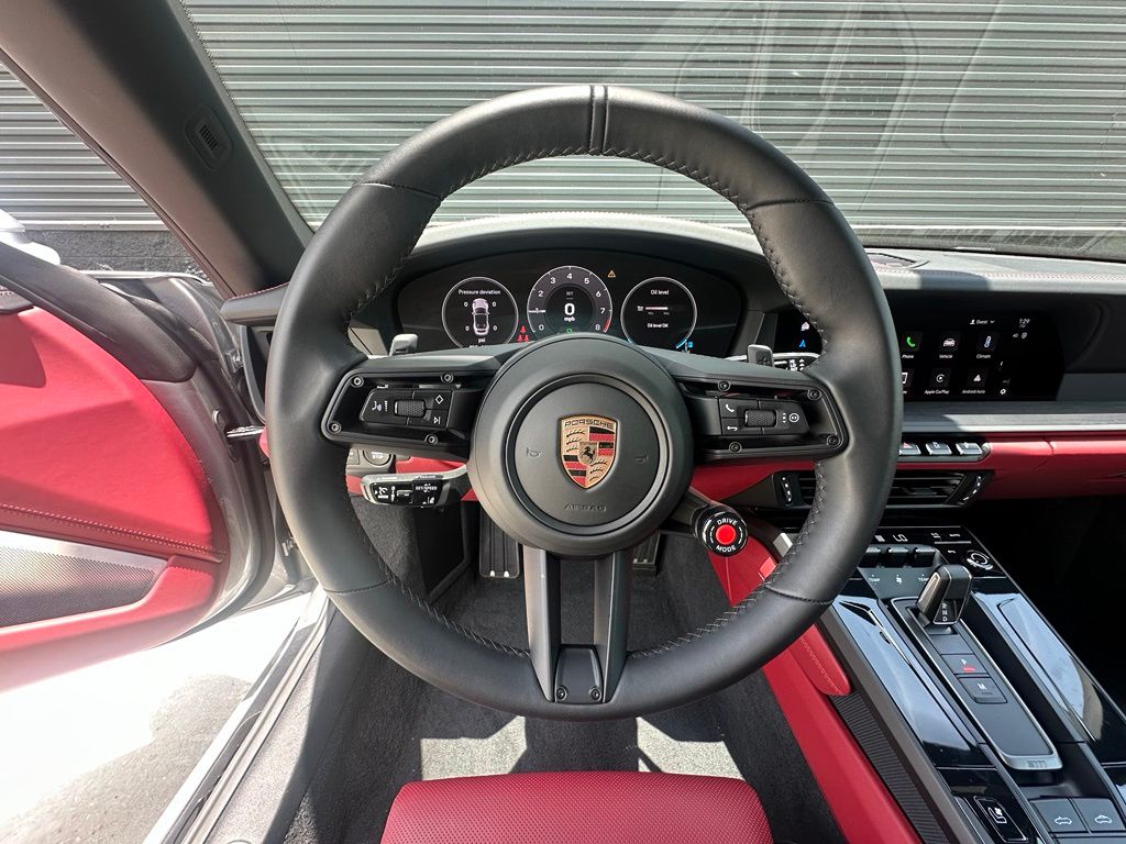 Thumbnail: 2025 Porsche 911 - 26