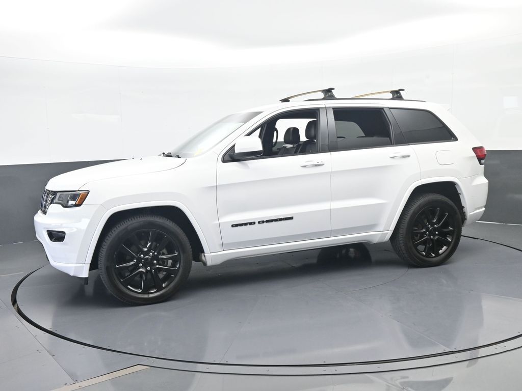Used 2018 Bright White Clearcoat Jeep Altitude image 2