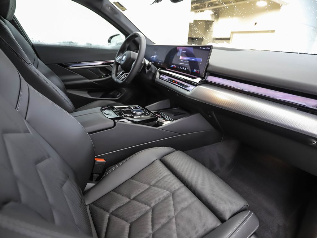 Thumbnail: 2026 BMW i5 - 30