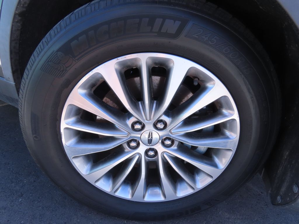 Thumbnail: 2017 Lincoln MKX - 18
