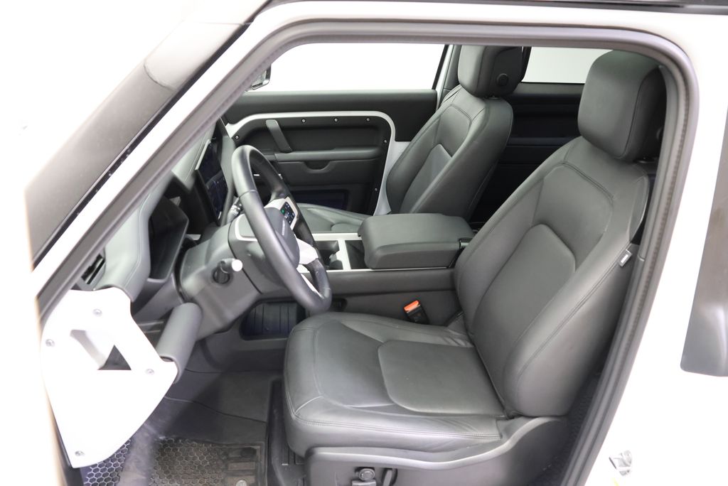 Thumbnail: 2025 Land Rover Defender - 31