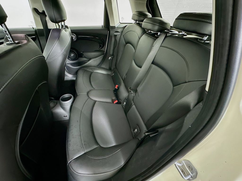 2016 MINI Cooper Base 22