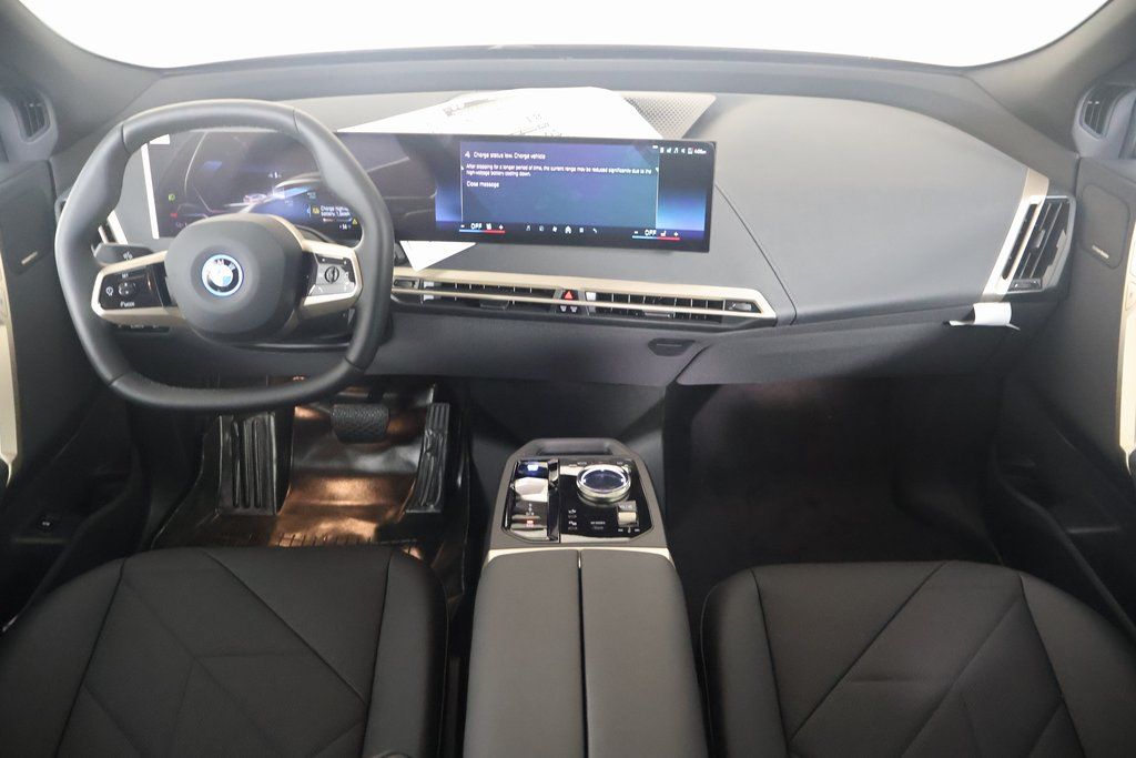 2025 BMW iX xDrive50 4