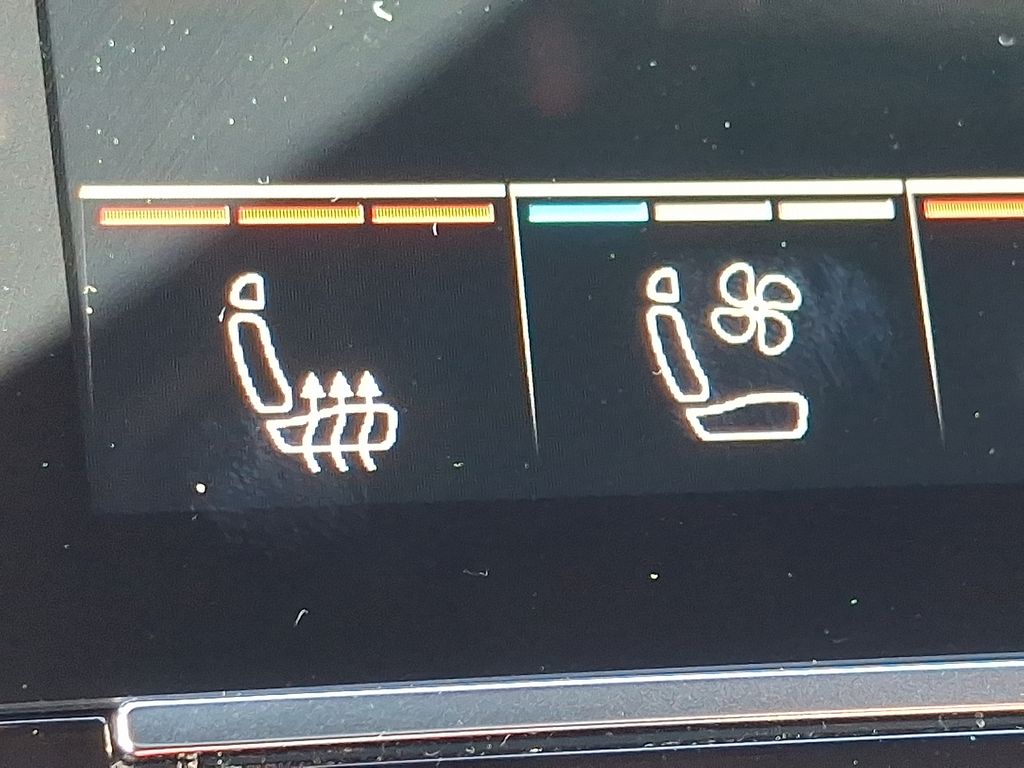 Thumbnail: 2022 Audi SQ8 - 24