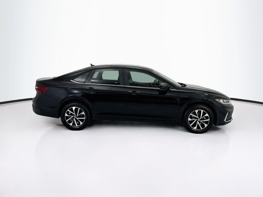 Thumbnail: 2027 Volkswagen Jetta - 4