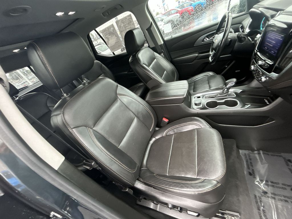 Thumbnail: 2020 Chevrolet Traverse - 25