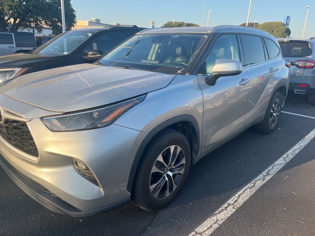 Thumbnail: 2022 Toyota Highlander - 5