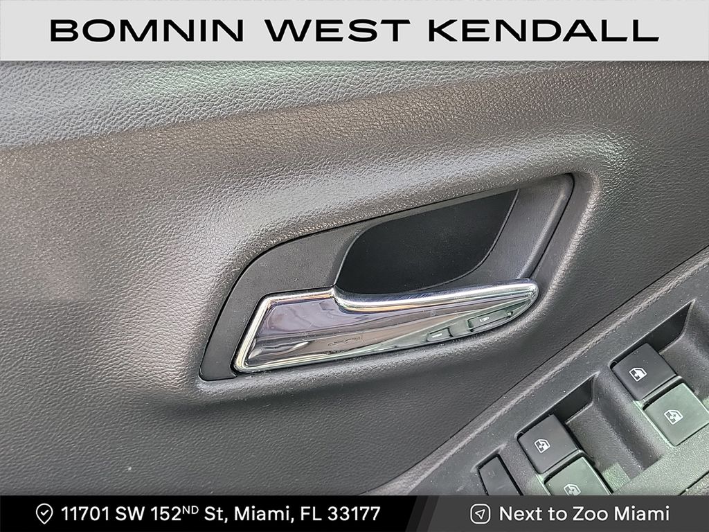 2020 Chevrolet Trax LS photo