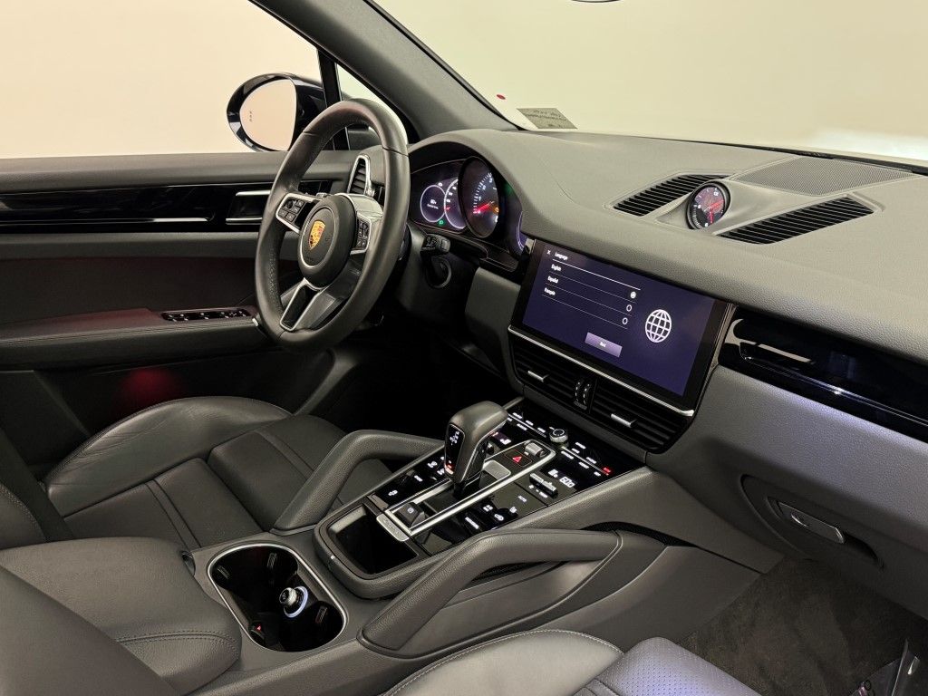 Thumbnail: 2022 Porsche Cayenne - 15