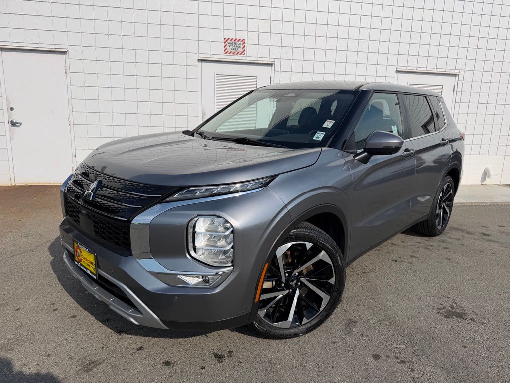 Gray 2024 Mitsubishi Outlander SUV / Crossover Front-Wheel Drive Continuously Variable Transmission