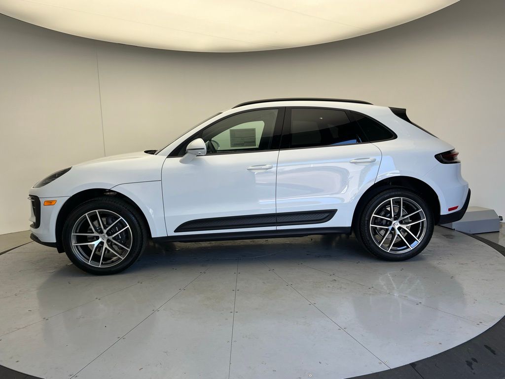 Thumbnail: 2026 Porsche Macan - 2