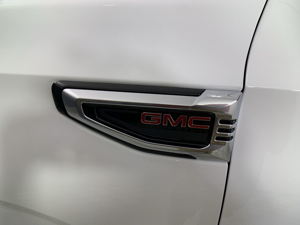 2025 GMC Yukon Denali 12