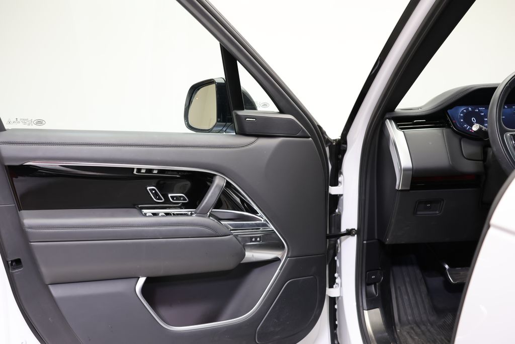 Thumbnail: 2023 Land Rover Range Rover - 24