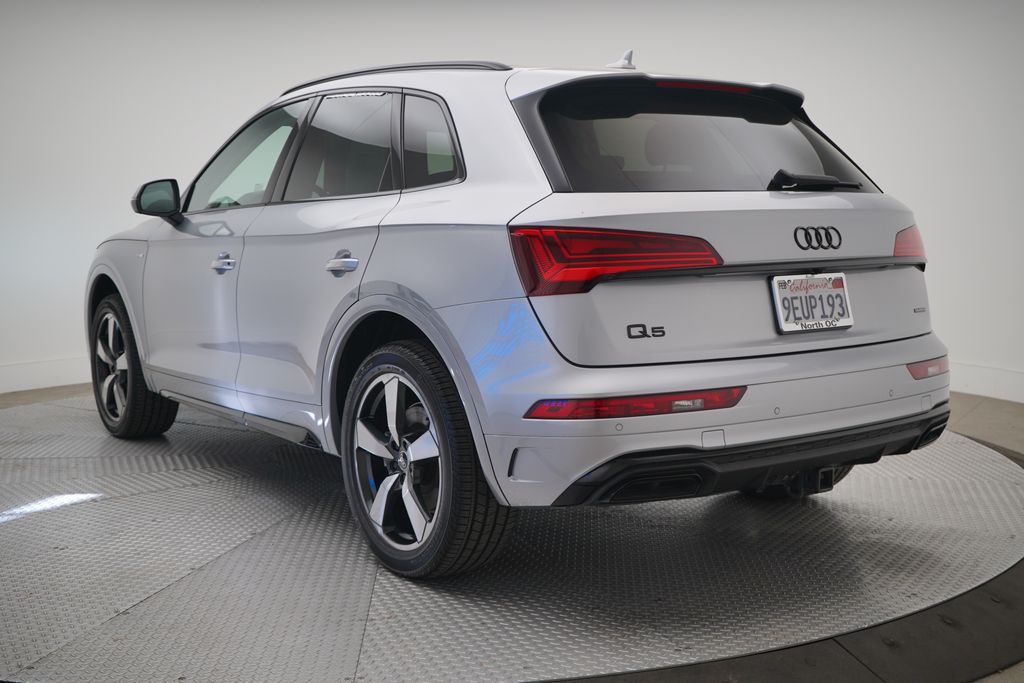 Thumbnail: 2023 Audi Q5 - 3