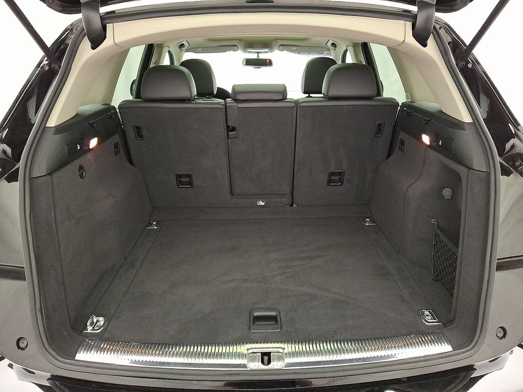 Thumbnail: 2011 Audi Q5 - 26