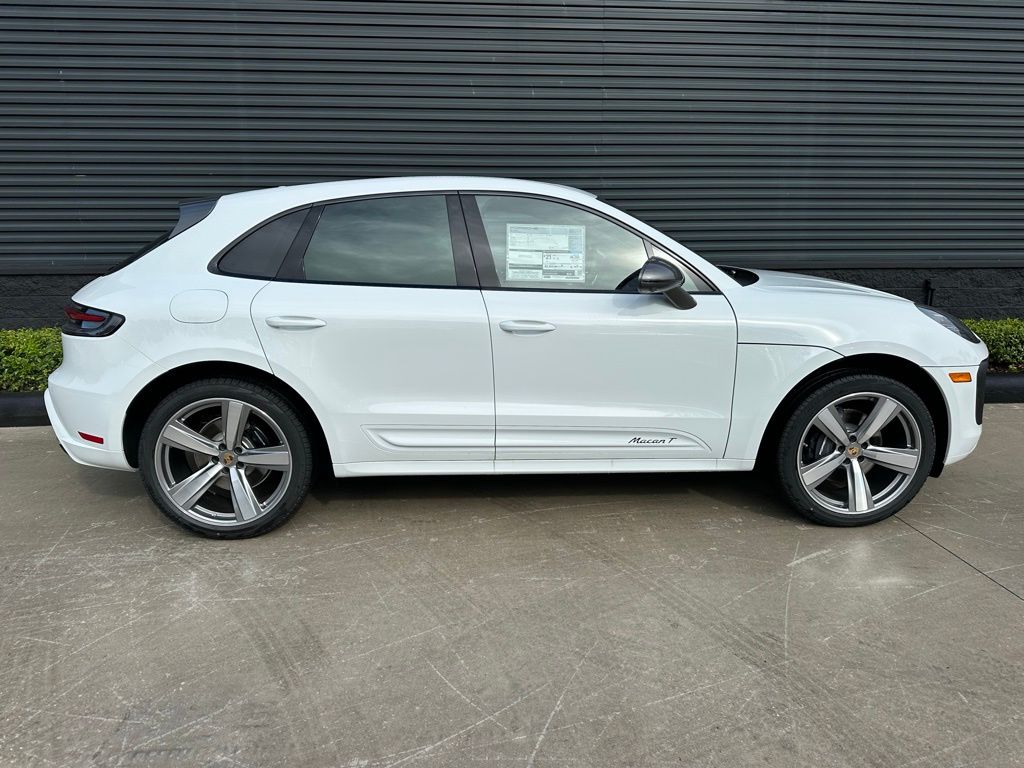 Thumbnail: 2026 Porsche Macan - 10