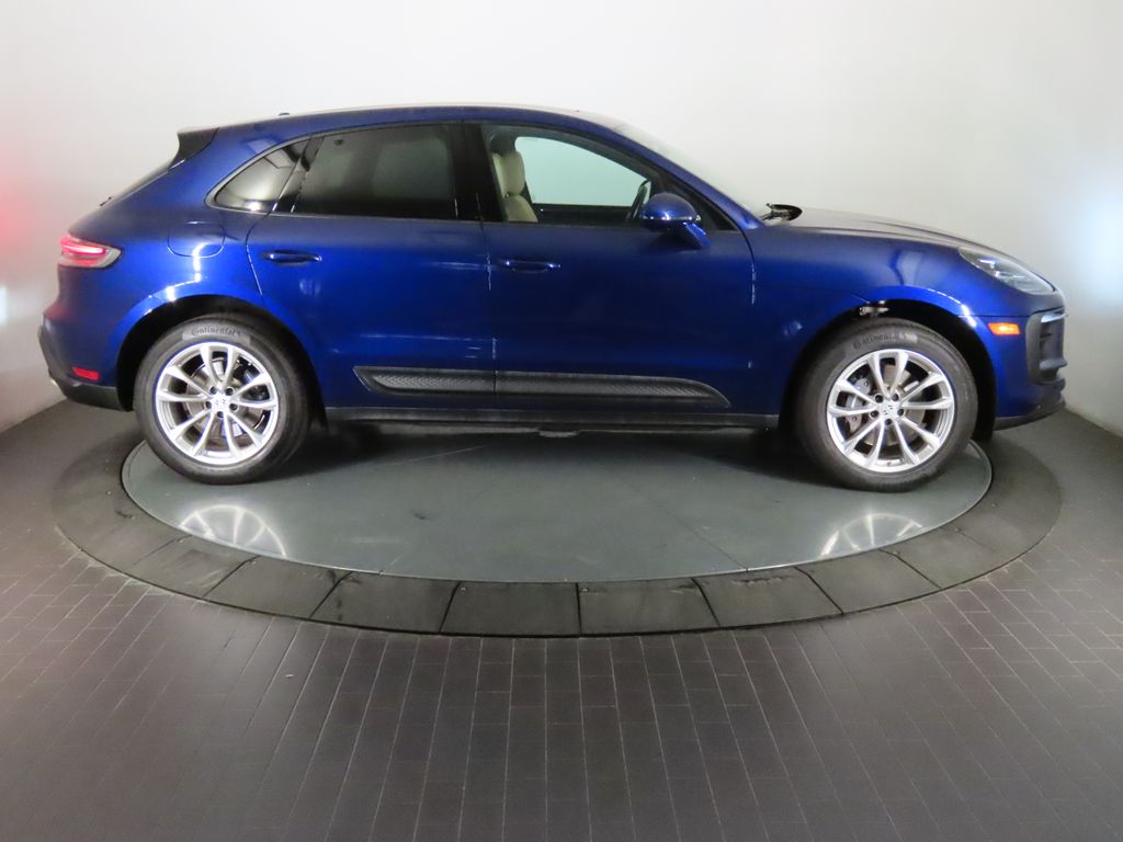 Thumbnail: 2024 Porsche Macan - 8