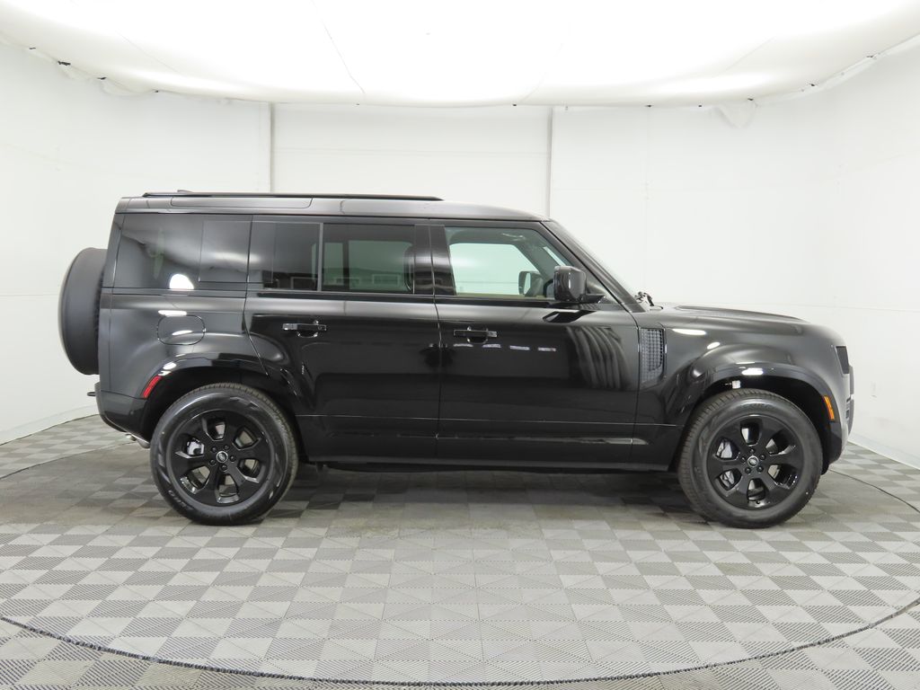 2025 Land Rover Defender 110 4